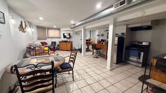 521 E 46th Place, Chicago, IL 60653