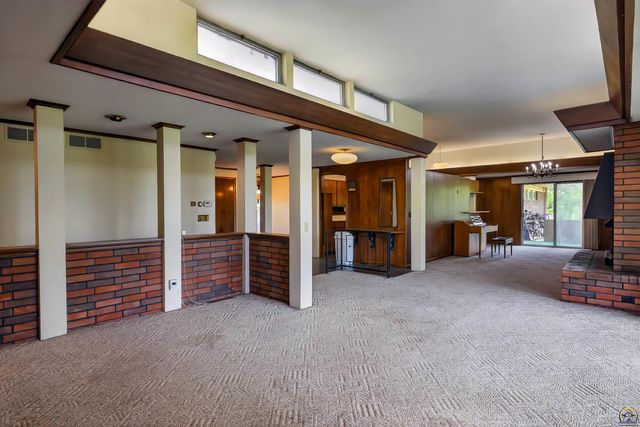 5810 SE Croco RD, Berryton, KS 66409