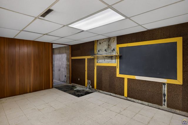 5810 SE Croco RD, Berryton, KS 66409