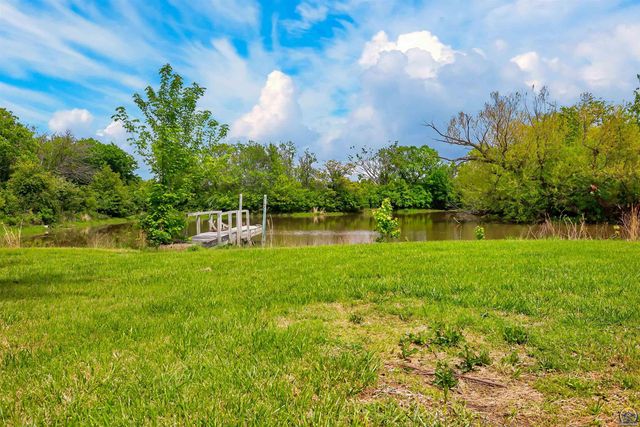 5810 SE Croco RD, Berryton, KS 66409