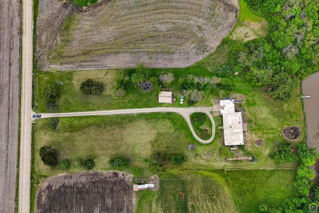 5810 SE Croco RD, Berryton, KS 66409