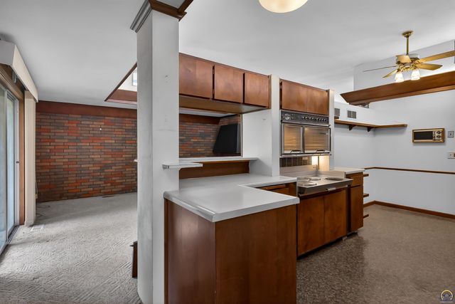 5810 SE Croco RD, Berryton, KS 66409
