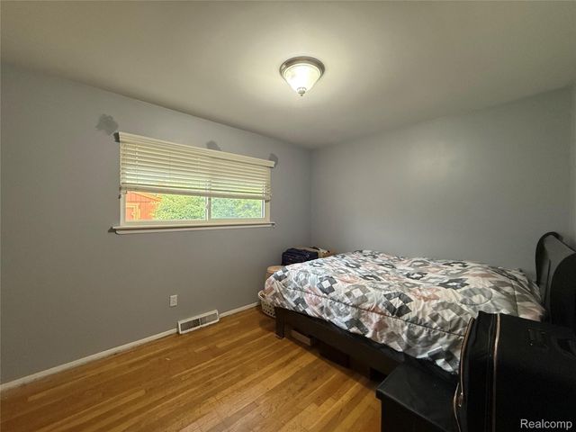 36850 English Drive, Sterling Heights, MI 48310