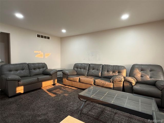 36850 English Drive, Sterling Heights, MI 48310