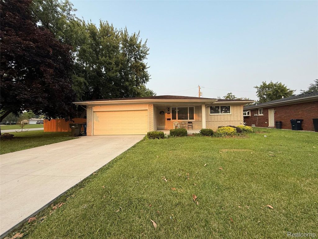 36850 English Drive, Sterling Heights, MI 48310