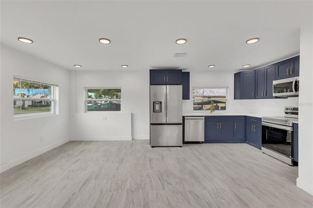 1121 ILLINOIS AVENUE, St Cloud, FL 34769