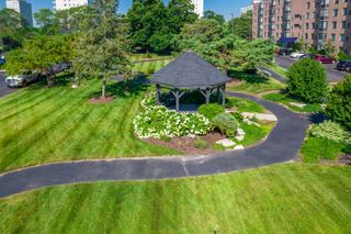 637 E Woodland Park Avenue 302, Chicago, IL 60616