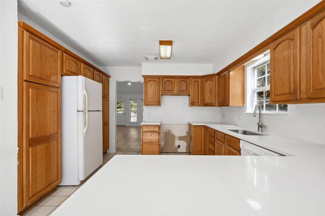 12 Dewthread Court, Spring, TX 77380