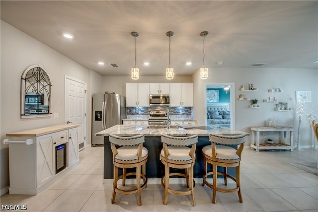 3162 Estancia LN, Cape Coral, FL 33909