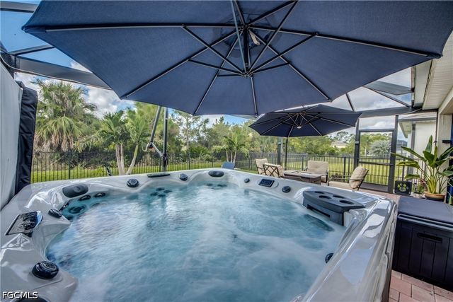 3162 Estancia LN, Cape Coral, FL 33909