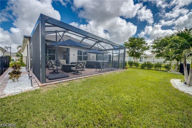 3162 Estancia LN, Cape Coral, FL 33909