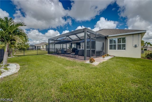 3162 Estancia LN, Cape Coral, FL 33909