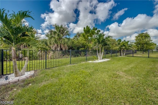 3162 Estancia LN, Cape Coral, FL 33909