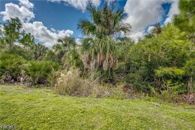 3162 Estancia LN, Cape Coral, FL 33909