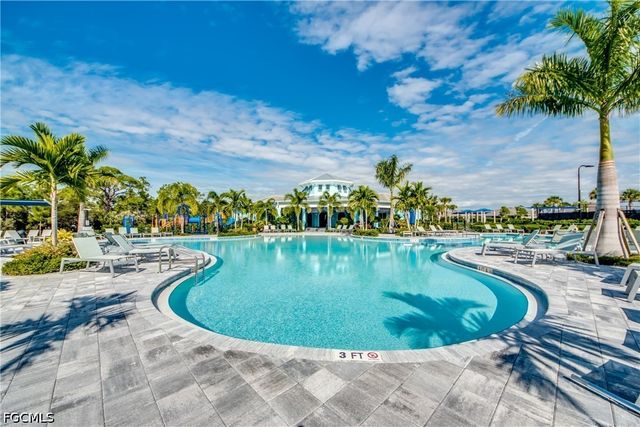 3162 Estancia LN, Cape Coral, FL 33909