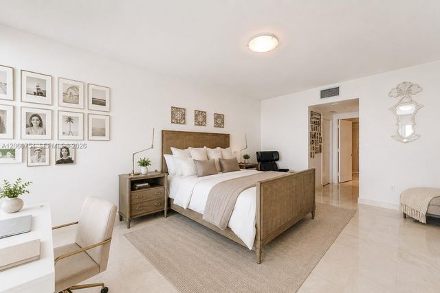 1331 Brickell Bay Dr 2805, Miami, FL 33131
