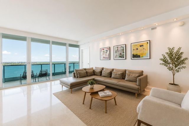 1331 Brickell Bay Dr 2805, Miami, FL 33131