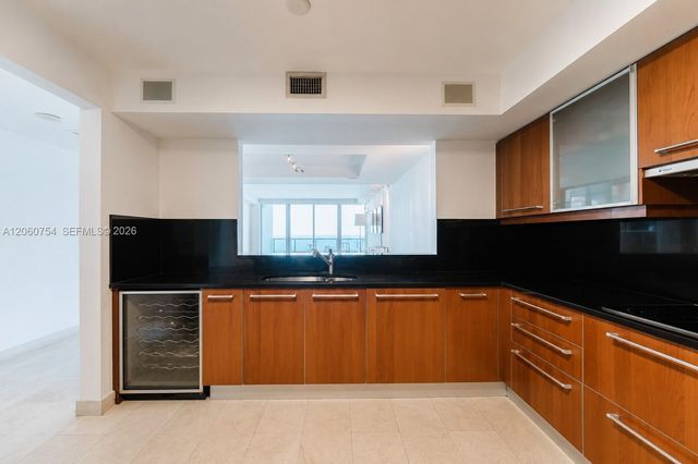 1331 Brickell Bay Dr 2805, Miami, FL 33131