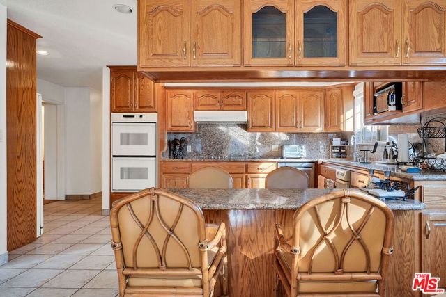 7121 Arizona Avenue, Los Angeles, CA 90045