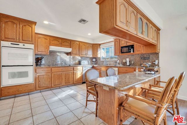 7121 Arizona Avenue, Los Angeles, CA 90045