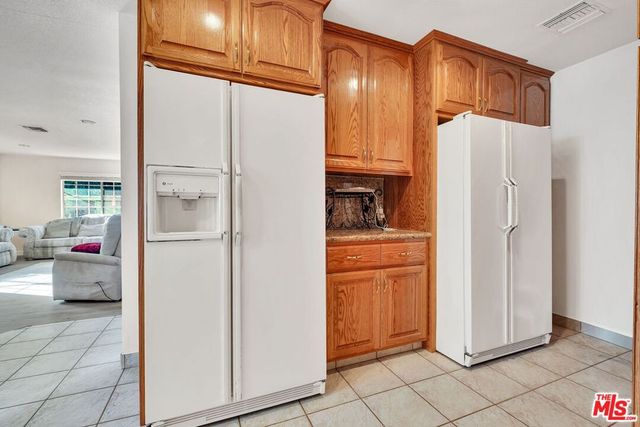 7121 Arizona Avenue, Los Angeles, CA 90045