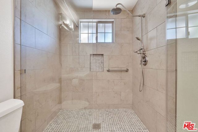 7121 Arizona Avenue, Los Angeles, CA 90045