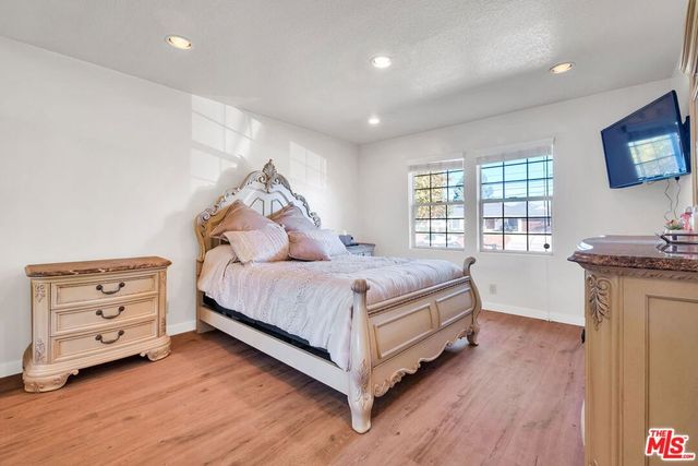 7121 Arizona Avenue, Los Angeles, CA 90045