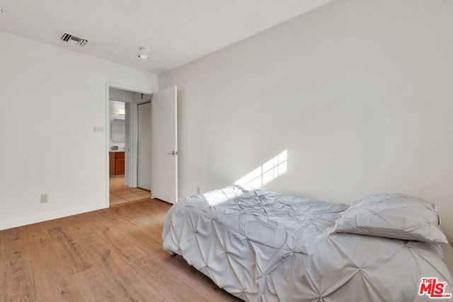 7121 Arizona Avenue, Los Angeles, CA 90045