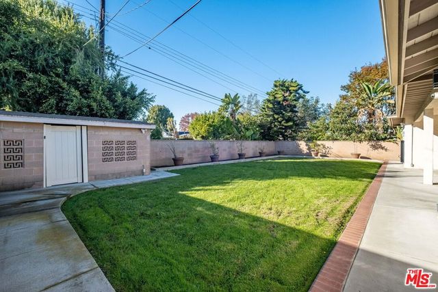7121 Arizona Avenue, Los Angeles, CA 90045