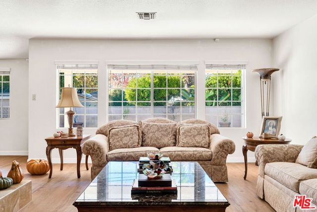 7121 Arizona Avenue, Los Angeles, CA 90045