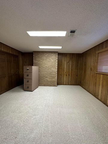 711 Gibner Drive, Spearman, TX 79081