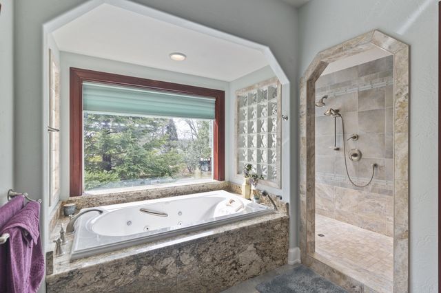 353 Hixson Drive, Grants Pass, OR 97526
