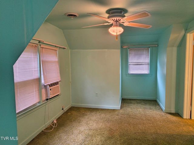 224 Seward Avenue, Bristol, VA 24201