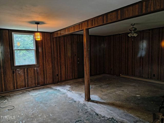 224 Seward Avenue, Bristol, VA 24201