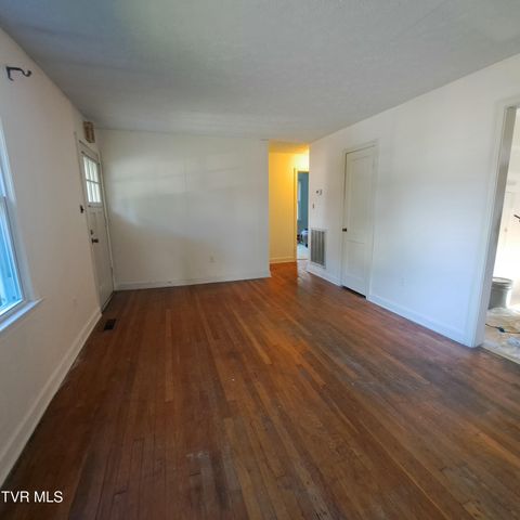 224 Seward Avenue, Bristol, VA 24201