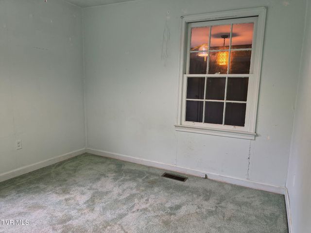 224 Seward Avenue, Bristol, VA 24201