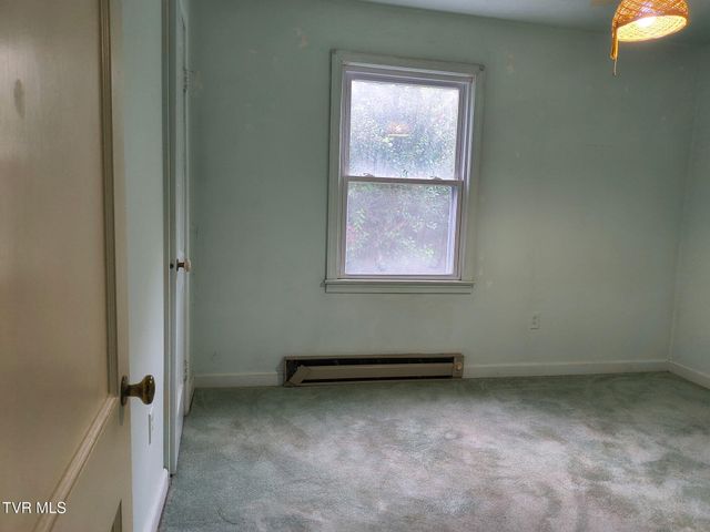 224 Seward Avenue, Bristol, VA 24201
