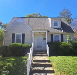 224 Seward Avenue, Bristol, VA 24201