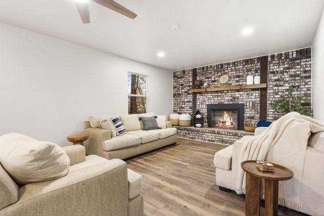 3050 Montague Lane, Kimberling City, MO 65686