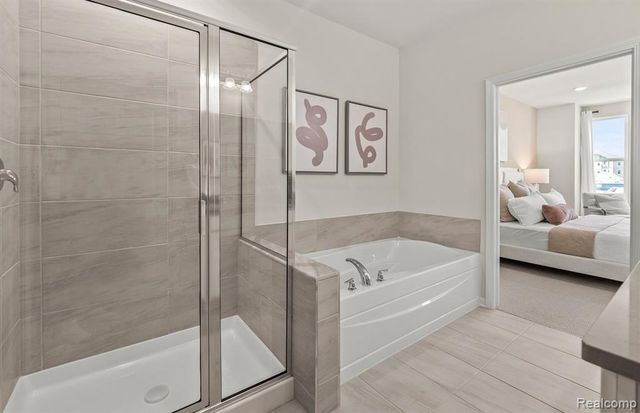 42760 Arbor Drive, Clinton Township, MI 48038