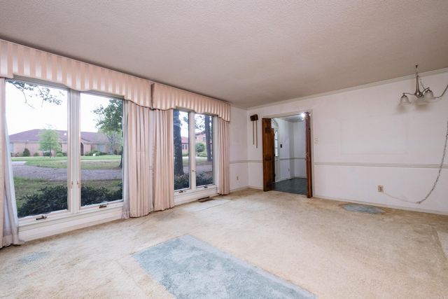 13101 Rivercrest Drive, Little Rock, AR 72212