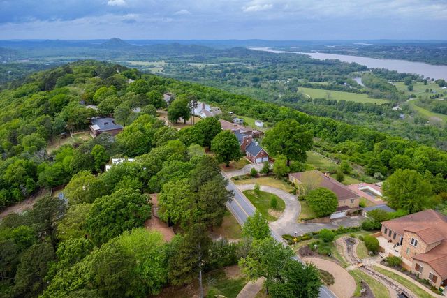 13101 Rivercrest Drive, Little Rock, AR 72212