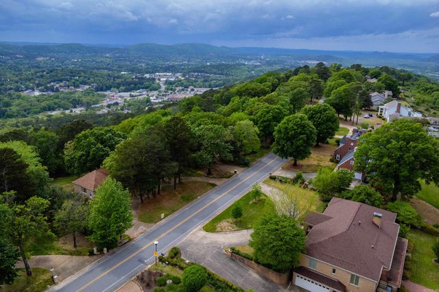 13101 Rivercrest Drive, Little Rock, AR 72212