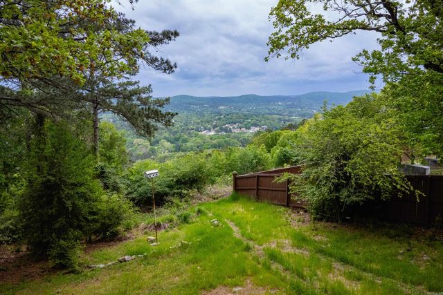 13101 Rivercrest Drive, Little Rock, AR 72212