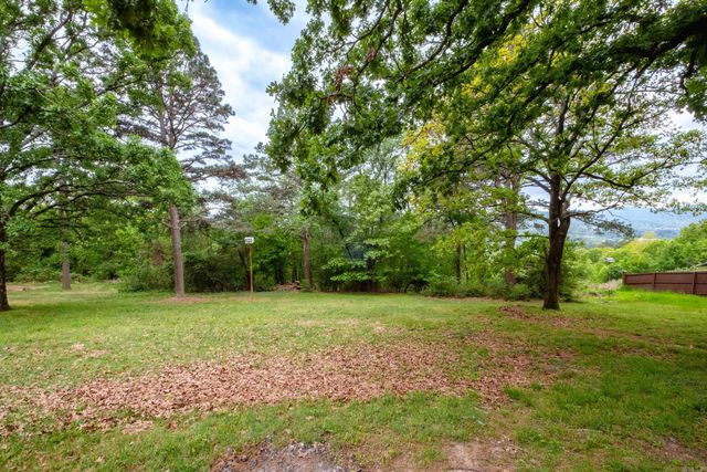 13101 Rivercrest Drive, Little Rock, AR 72212