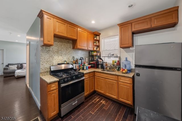 77 S 16Th St, East Orange City, NJ 07018