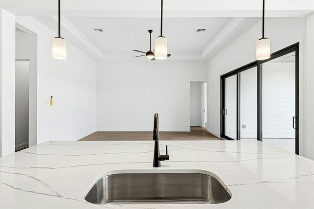 109 McNaughton DR, Liberty Hill, TX 78642