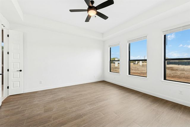 109 McNaughton DR, Liberty Hill, TX 78642