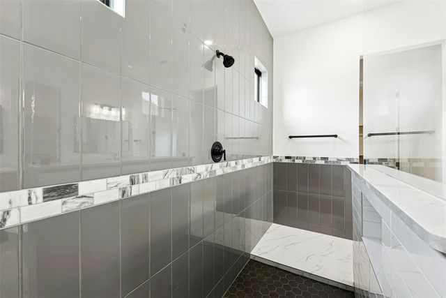 109 McNaughton DR, Liberty Hill, TX 78642