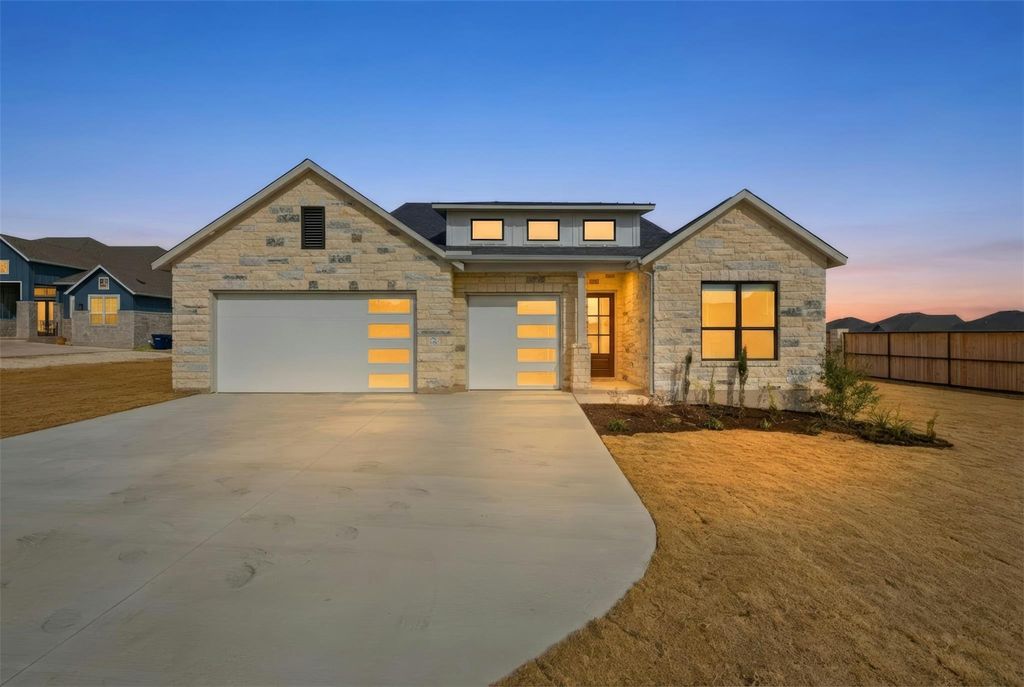 109 McNaughton DR, Liberty Hill, TX 78642